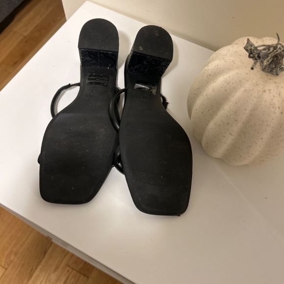 Shoes - Picture 2 of 2